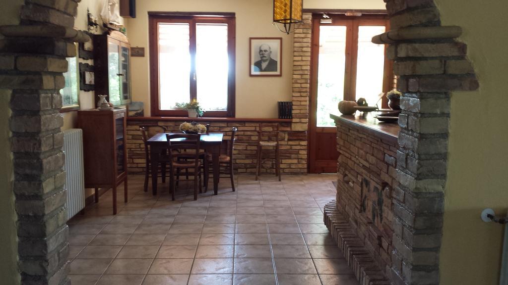 Agriturismo Col Morino Bed & Breakfast Pineto Exterior photo